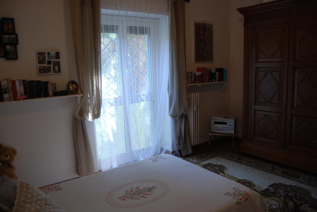 Bed and Breakfast La Badia Del Cavaliere Roma Habitación foto